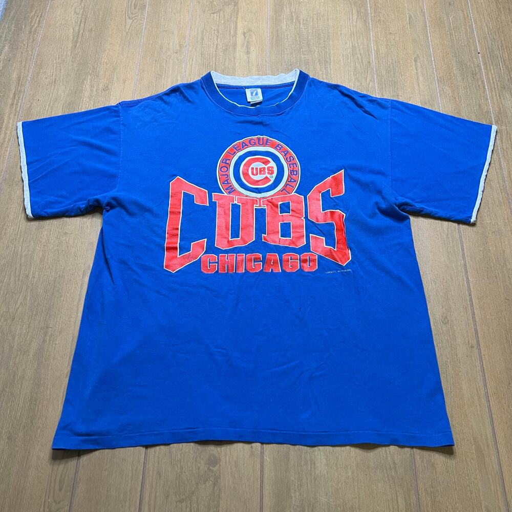 Vintage‎ 80s Chicago Cubs Logo 7 MLB Spellout Logo Graphic T-Shirt Men’s XL